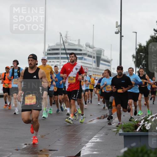 13.09.2026 - Kiel Lauf Andreas Tolksdorf http://msf.ph/oto/10400690 13.09.2026 10:58:28 Kiellinie 4, 4590, 8308, 35, 1745, 7004, 5266 meine-sportfotos.de