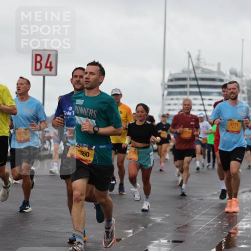 13.09.2026 - Kiel Lauf Andreas Tolksdorf http://msf.ph/oto/10400819 13.09.2026 10:58:35 Kiellinie 1082, 4, 1, 1077, 650, 4792, 2236, 3771, 4813 meine-sportfotos.de