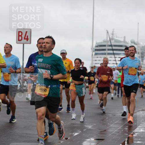 13.09.2026 - Kiel Lauf Andreas Tolksdorf http://msf.ph/oto/10400821 13.09.2026 10:58:35 Kiellinie 4, 1082, 1077, 3650, 2236, 3771, 4813 meine-sportfotos.de