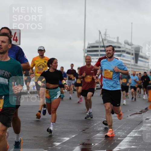 13.09.2026 - Kiel Lauf Andreas Tolksdorf http://msf.ph/oto/10400832 13.09.2026 10:58:35 Kiellinie 4, 5918, 38, 3650, 792, 12235, 3771, 4813 meine-sportfotos.de