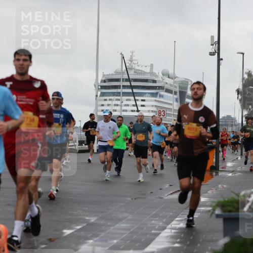 13.09.2026 - Kiel Lauf Andreas Tolksdorf http://msf.ph/oto/10400854 13.09.2026 10:58:37 Kiellinie 3771, 2734, 3, 4813 meine-sportfotos.de