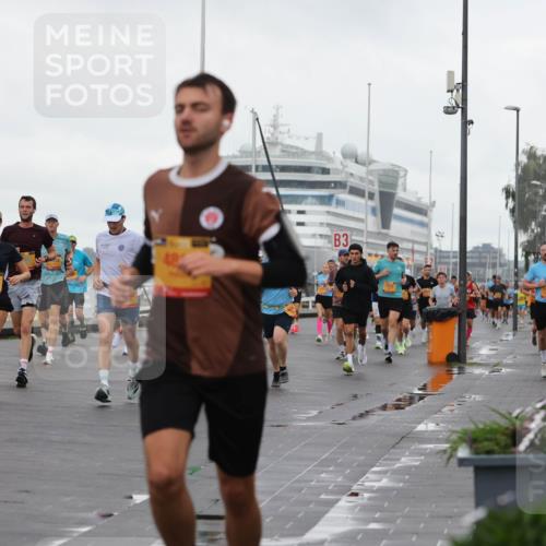 13.09.2026 - Kiel Lauf Andreas Tolksdorf http://msf.ph/oto/10400883 13.09.2026 10:58:38 Kiellinie 4, 465, 5301, 3, 3, 100 meine-sportfotos.de