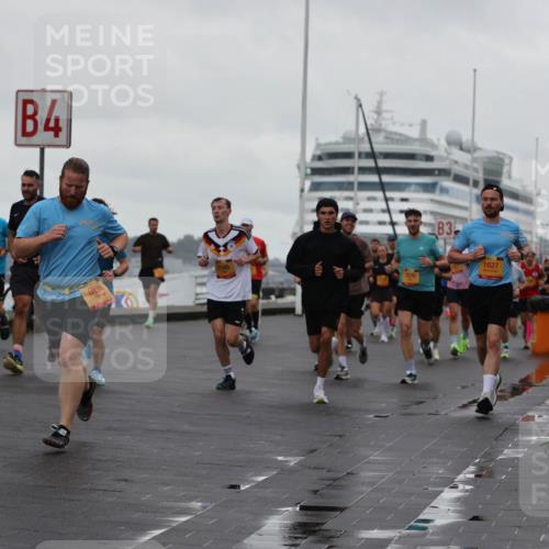 13.09.2026 - Kiel Lauf Andreas Tolksdorf http://msf.ph/oto/10400916 13.09.2026 10:58:42 Kiellinie 4, 3673, 63, 3, 7570, 1627 meine-sportfotos.de