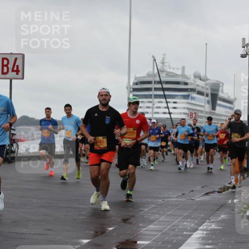 13.09.2026 - Kiel Lauf Andreas Tolksdorf http://msf.ph/oto/10401045 13.09.2026 10:58:53 Kiellinie 3502, 4, 3163, 2422, 3 meine-sportfotos.de