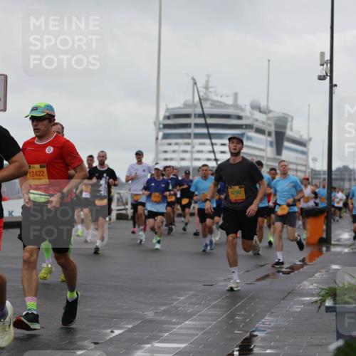 13.09.2026 - Kiel Lauf Andreas Tolksdorf http://msf.ph/oto/10401076 13.09.2026 10:58:54 Kiellinie 4, 38, 3163, 39, 12422, 4290, 11812 meine-sportfotos.de