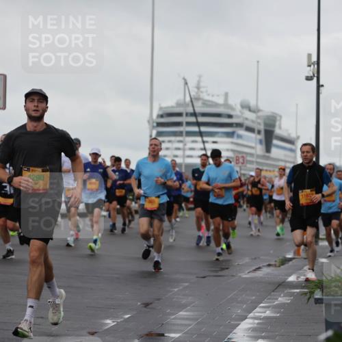 13.09.2026 - Kiel Lauf Andreas Tolksdorf http://msf.ph/oto/10401111 13.09.2026 10:58:56 Kiellinie 4, 38, 4290, 83, 1182 meine-sportfotos.de