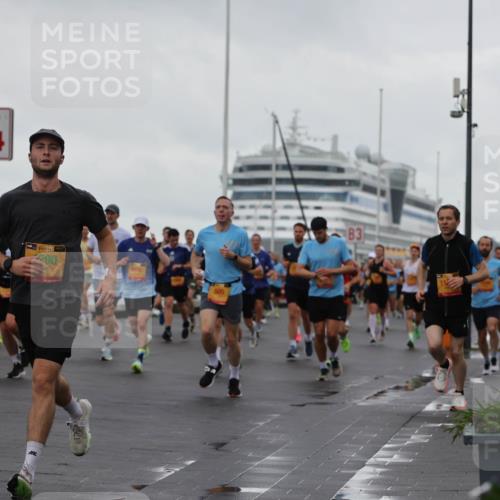 13.09.2026 - Kiel Lauf Andreas Tolksdorf http://msf.ph/oto/10401113 13.09.2026 10:58:56 Kiellinie 4, 39, 290, 505, 3 meine-sportfotos.de