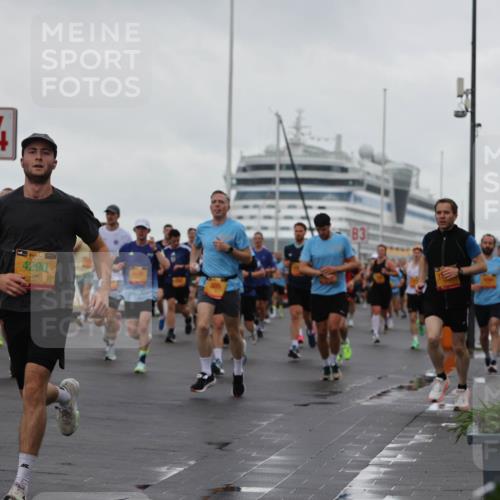 13.09.2026 - Kiel Lauf Andreas Tolksdorf http://msf.ph/oto/10401114 13.09.2026 10:58:56 Kiellinie 4, 38, 4290, 505, 83 meine-sportfotos.de