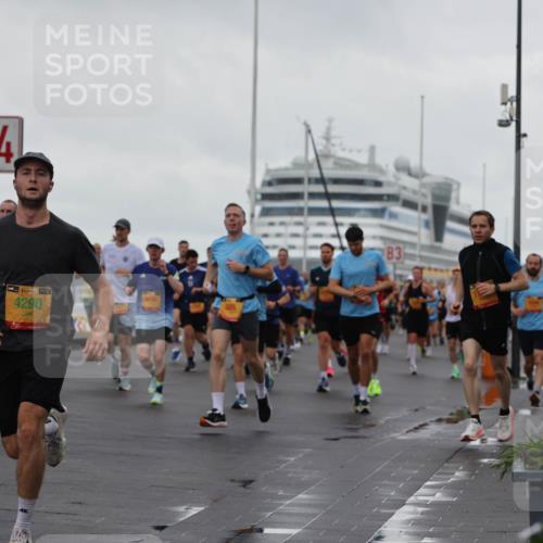 13.09.2026 - Kiel Lauf Andreas Tolksdorf http://msf.ph/oto/10401115 13.09.2026 10:58:56 Kiellinie 4, 38, 4290, 505, 83 meine-sportfotos.de