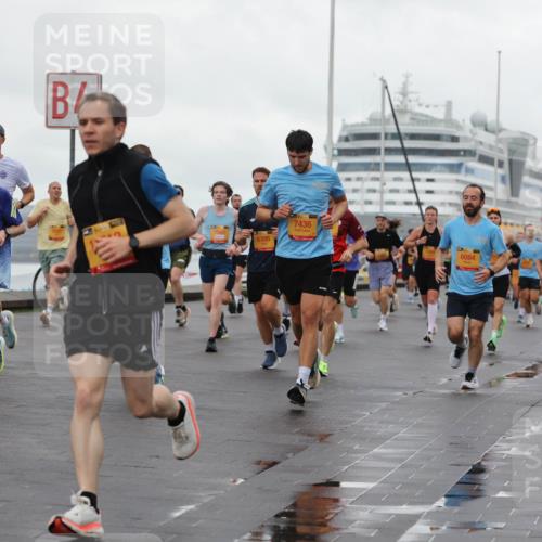 13.09.2026 - Kiel Lauf Andreas Tolksdorf http://msf.ph/oto/10401142 13.09.2026 10:58:59 Kiellinie 505, 39, 6630, 324, 6395, 7436, 6084 meine-sportfotos.de