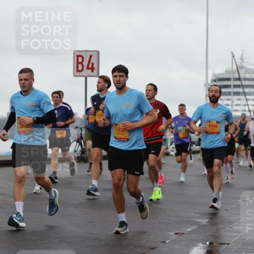 13.09.2026 - Kiel Lauf Andreas Tolksdorf http://msf.ph/oto/10401161 13.09.2026 10:59:00 Kiellinie 10605, 4, 6395, 7436, 6084, 3 meine-sportfotos.de