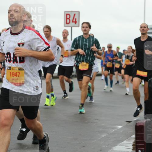 13.09.2026 - Kiel Lauf Andreas Tolksdorf http://msf.ph/oto/10401288 13.09.2026 10:59:25 Kiellinie 7700, 1947, 4, 7078 meine-sportfotos.de