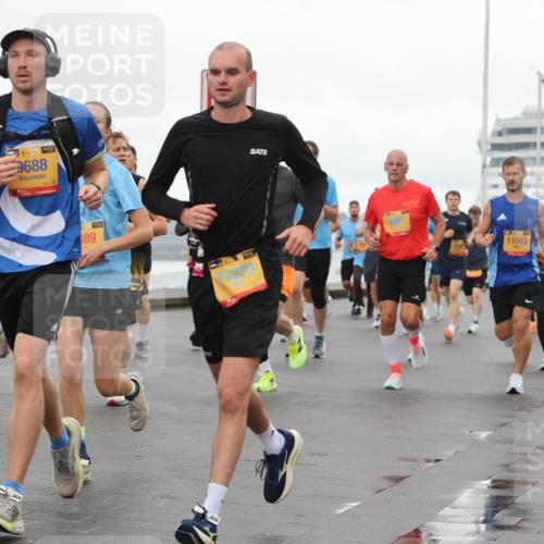 13.09.2026 - Kiel Lauf Andreas Tolksdorf http://msf.ph/oto/10401420 13.09.2026 10:59:34 Kiellinie 9688, 989, 11663 meine-sportfotos.de