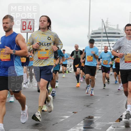 13.09.2026 - Kiel Lauf Andreas Tolksdorf http://msf.ph/oto/10401475 13.09.2026 10:59:37 Kiellinie 4, 1160, 3181, 38, 4304, 839, 7424, 166, 3721 meine-sportfotos.de