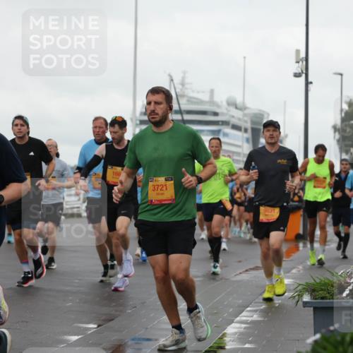 13.09.2026 - Kiel Lauf Andreas Tolksdorf http://msf.ph/oto/10401503 13.09.2026 10:59:39 Kiellinie 7263, 98, 166, 38, 3721, 9631 meine-sportfotos.de