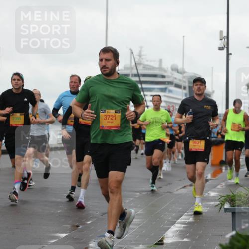 13.09.2026 - Kiel Lauf Andreas Tolksdorf http://msf.ph/oto/10401508 13.09.2026 10:59:39 Kiellinie 38, 263, 4, 2395, 988, 38, 3721, 9631 meine-sportfotos.de