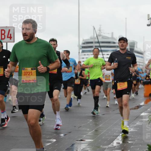 13.09.2026 - Kiel Lauf Andreas Tolksdorf http://msf.ph/oto/10401512 13.09.2026 10:59:40 Kiellinie 3451, 4, 2395, 38, 3721, 9631, 7 meine-sportfotos.de