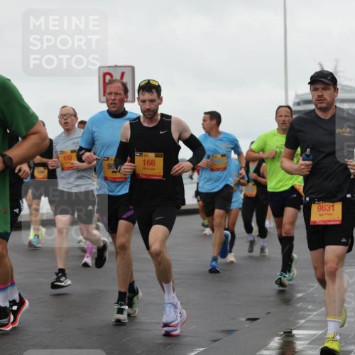13.09.2026 - Kiel Lauf Andreas Tolksdorf http://msf.ph/oto/10401531 13.09.2026 10:59:41 Kiellinie 21, 39, 3721, 630, 98, 38, 166, 9631 meine-sportfotos.de