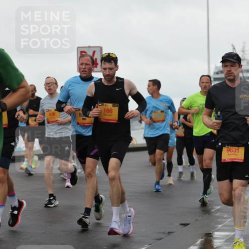 13.09.2026 - Kiel Lauf Andreas Tolksdorf http://msf.ph/oto/10401532 13.09.2026 10:59:41 Kiellinie 1, 38, 3721, 630, 98, 38, 166, 9631 meine-sportfotos.de