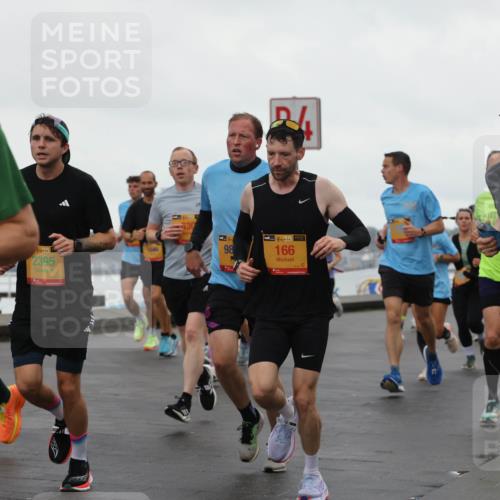 13.09.2026 - Kiel Lauf Andreas Tolksdorf http://msf.ph/oto/10401538 13.09.2026 10:59:41 Kiellinie 38, 721, 38, 2395, 630, 24, 98, 166, 9631 meine-sportfotos.de