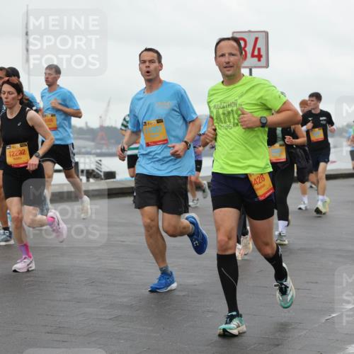 13.09.2026 - Kiel Lauf Andreas Tolksdorf http://msf.ph/oto/10401550 13.09.2026 10:59:43 Kiellinie 1548, 38, 12292, 6366, 295, 38, 11957, 84, 8428, 1145 meine-sportfotos.de