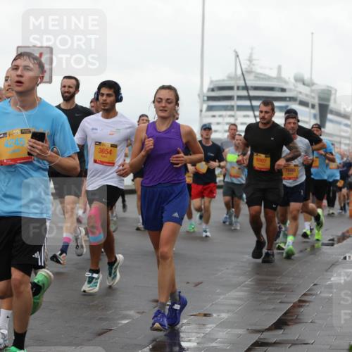 13.09.2026 - Kiel Lauf Andreas Tolksdorf http://msf.ph/oto/10401621 13.09.2026 10:59:58 Kiellinie 38, 3043, 38, 4245, 3654, 6907, 7680, 552 meine-sportfotos.de