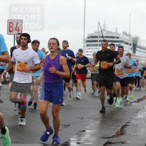 13.09.2026 - Kiel Lauf Andreas Tolksdorf http://msf.ph/oto/10401628 13.09.2026 10:59:58 Kiellinie 4, 354, 39, 3654, 6907, 7680, 552 meine-sportfotos.de