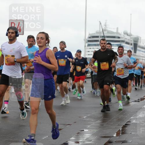 13.09.2026 - Kiel Lauf Andreas Tolksdorf http://msf.ph/oto/10401631 13.09.2026 10:59:58 Kiellinie 38, 354, 38, 6907, 7680, 552 meine-sportfotos.de