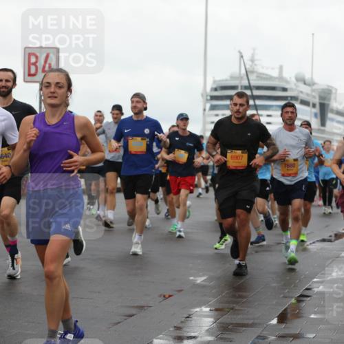 13.09.2026 - Kiel Lauf Andreas Tolksdorf http://msf.ph/oto/10401638 13.09.2026 10:59:59 Kiellinie 3654, 4, 38, 3654, 640, 4, 6907, 7680, 552 meine-sportfotos.de