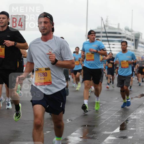 13.09.2026 - Kiel Lauf Andreas Tolksdorf http://msf.ph/oto/10401673 13.09.2026 11:00:01 Kiellinie 2602, 4, 38, 7680, 5550, 6427 meine-sportfotos.de