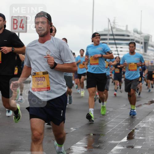 13.09.2026 - Kiel Lauf Andreas Tolksdorf http://msf.ph/oto/10401674 13.09.2026 11:00:01 Kiellinie 4, 787, 38, 2602, 38, 7680, 5550, 6427 meine-sportfotos.de