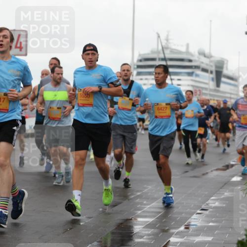 13.09.2026 - Kiel Lauf Andreas Tolksdorf http://msf.ph/oto/10401692 13.09.2026 11:00:02 Kiellinie 3860, 41, 39, 6217, 4, 5550, 6427 meine-sportfotos.de