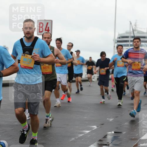 13.09.2026 - Kiel Lauf Andreas Tolksdorf http://msf.ph/oto/10401723 13.09.2026 11:00:04 Kiellinie 38, 6427, 38, 4, 4574, 5571, 83 meine-sportfotos.de