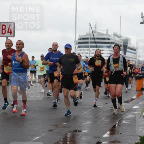 13.09.2026 - Kiel Lauf Andreas Tolksdorf http://msf.ph/oto/10401781 13.09.2026 11:00:08 Kiellinie 2, 4, 102, 494, 6095 meine-sportfotos.de