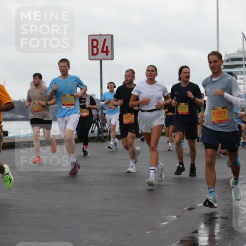 13.09.2026 - Kiel Lauf Andreas Tolksdorf http://msf.ph/oto/10402008 13.09.2026 11:00:43 Kiellinie 4, 5494, 2504, 39, 11811, 3, 1597 meine-sportfotos.de