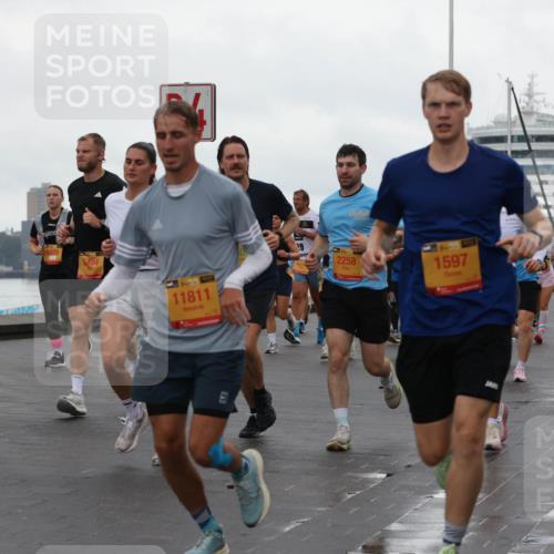 13.09.2026 - Kiel Lauf Andreas Tolksdorf http://msf.ph/oto/10402034 13.09.2026 11:00:44 Kiellinie 8278, 5494, 11811, 19, 39, 2258, 1597, 786 meine-sportfotos.de