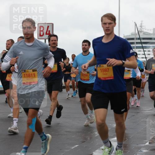 13.09.2026 - Kiel Lauf Andreas Tolksdorf http://msf.ph/oto/10402038 13.09.2026 11:00:44 Kiellinie 4, 10, 81, 549, 11811, 2258, 1597, 786 meine-sportfotos.de