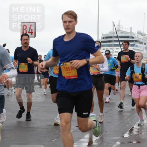 13.09.2026 - Kiel Lauf Andreas Tolksdorf http://msf.ph/oto/10402043 13.09.2026 11:00:44 Kiellinie 11811, 4, 2504, 22, 1597, 39, 786 meine-sportfotos.de