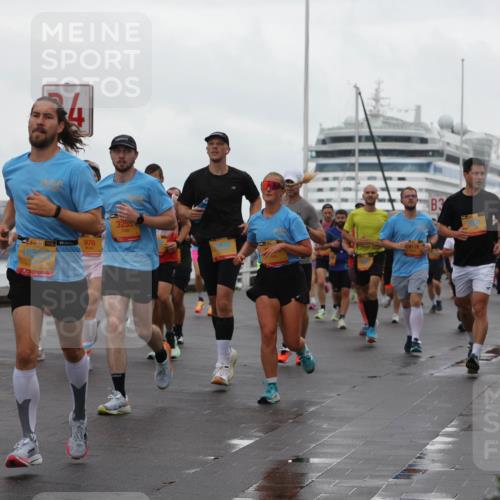 13.09.2026 - Kiel Lauf Andreas Tolksdorf http://msf.ph/oto/10402133 13.09.2026 11:00:49 Kiellinie 12002, 39, 976, 3255, 4176, 3, 8732, 1410, 2318 meine-sportfotos.de