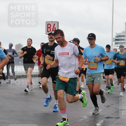 13.09.2026 - Kiel Lauf Andreas Tolksdorf http://msf.ph/oto/10402262 13.09.2026 11:01:08 Kiellinie 9002, 4, 38, 9100, 161 meine-sportfotos.de
