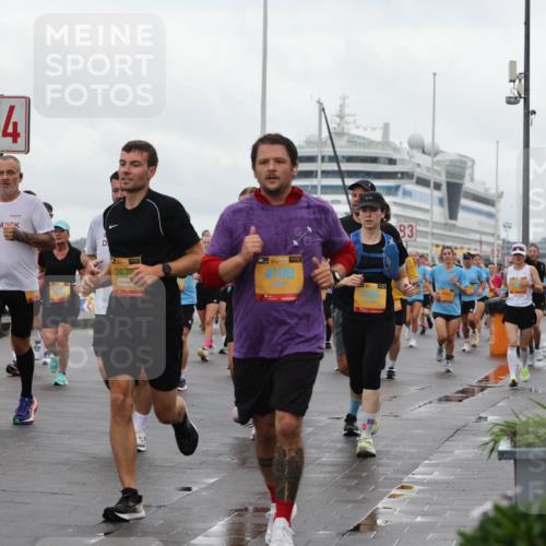 13.09.2026 - Kiel Lauf Andreas Tolksdorf http://msf.ph/oto/10402296 13.09.2026 11:01:11 Kiellinie 92, 1601, 4, 2679, 4109, 83 meine-sportfotos.de