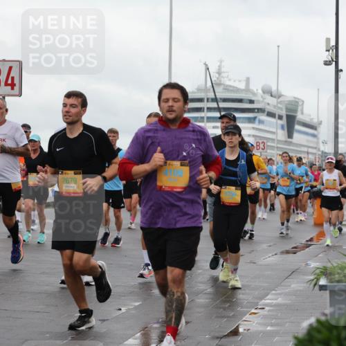13.09.2026 - Kiel Lauf Andreas Tolksdorf http://msf.ph/oto/10402298 13.09.2026 11:01:11 Kiellinie 4, 39, 2679, 38, 4109, 139, 3798, 3 meine-sportfotos.de