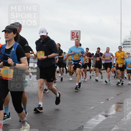 13.09.2026 - Kiel Lauf Andreas Tolksdorf http://msf.ph/oto/10402321 13.09.2026 11:01:14 Kiellinie 38, 3792, 5707, 4, 375 meine-sportfotos.de