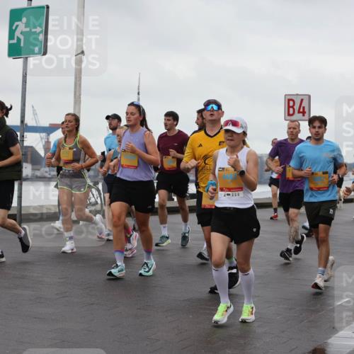 13.09.2026 - Kiel Lauf Andreas Tolksdorf http://msf.ph/oto/10402380 13.09.2026 11:01:17 Kiellinie 38, 4, 4860, 41, 39, 5812 meine-sportfotos.de