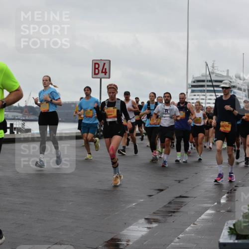 13.09.2026 - Kiel Lauf Andreas Tolksdorf http://msf.ph/oto/10402457 13.09.2026 11:01:29 Kiellinie 4, 3, 9991, 9964 meine-sportfotos.de