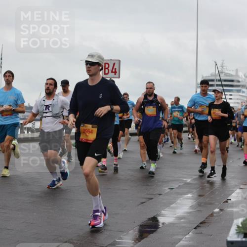 13.09.2026 - Kiel Lauf Andreas Tolksdorf http://msf.ph/oto/10402495 13.09.2026 11:01:31 Kiellinie 1, 4 meine-sportfotos.de