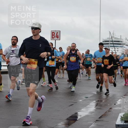 13.09.2026 - Kiel Lauf Andreas Tolksdorf http://msf.ph/oto/10402500 13.09.2026 11:01:31 Kiellinie 39, 9964, 4, 6899, 9982 meine-sportfotos.de
