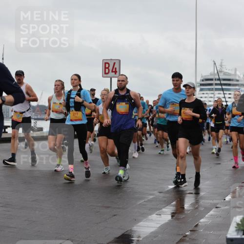 13.09.2026 - Kiel Lauf Andreas Tolksdorf http://msf.ph/oto/10402514 13.09.2026 11:01:31 Kiellinie 4, 39, 9964, 211, 4, 9982 meine-sportfotos.de