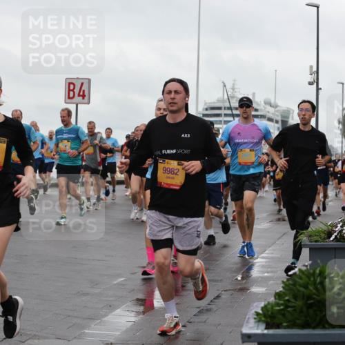 13.09.2026 - Kiel Lauf Andreas Tolksdorf http://msf.ph/oto/10402547 13.09.2026 11:01:33 Kiellinie 4, 38, 5899, 5, 9982 meine-sportfotos.de