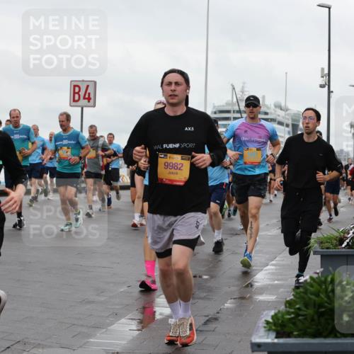 13.09.2026 - Kiel Lauf Andreas Tolksdorf http://msf.ph/oto/10402549 13.09.2026 11:01:34 Kiellinie 1, 38, 6899, 4, 5, 98, 9982 meine-sportfotos.de